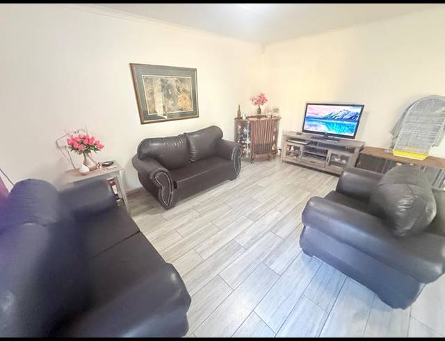 2 BEDROOM HOUSE FOR SALE IN VANDERBIJLPARK CW 6